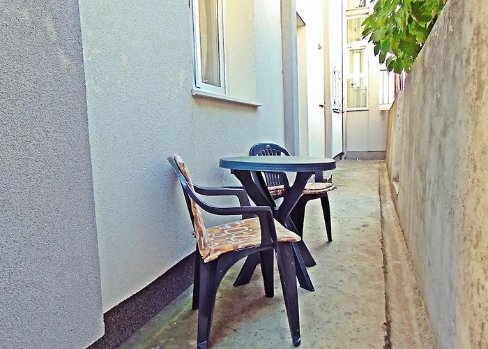 Appartement Center Dora *